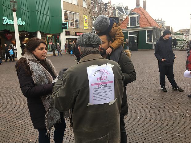https://zaanstreek.sp.nl/nieuws/2018/02/800-handtekeningen-voor-een-referendum-cultuurcluster-op-een-dag